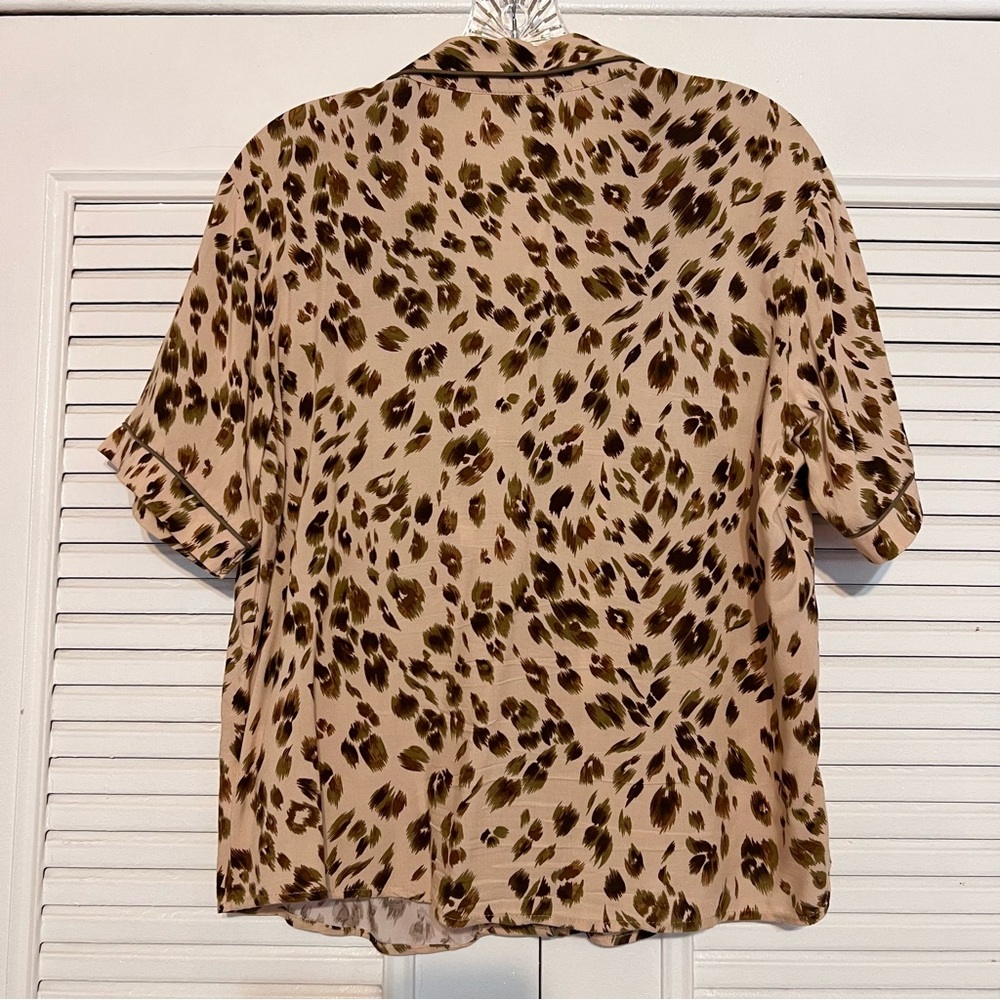 Heartloom women leopard print casual shirt - Picture 2 of 4